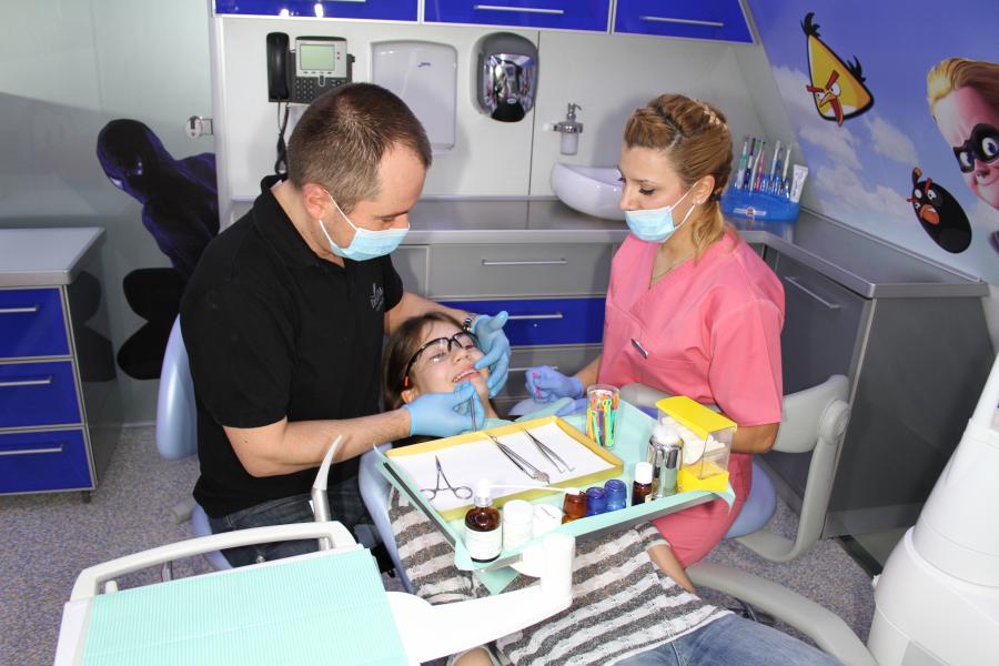 Poze DentalMed 04.03.2014 153 Aparat dentar pentru copii si adulti